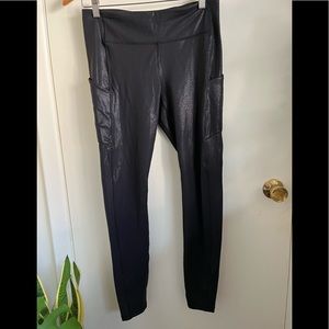Nwot Lululemon black leggings 8
